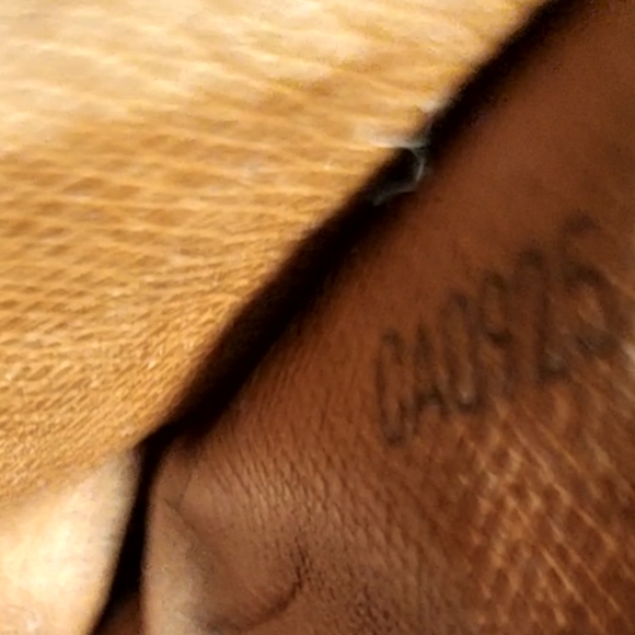 Authentic Vintage  Louis Vuitton Sarah small wallet - Picture 12 of 17